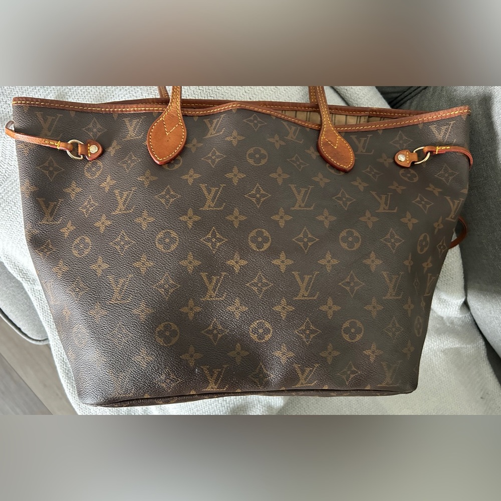 Authentic Louis Vuitton Monogram MM Tote